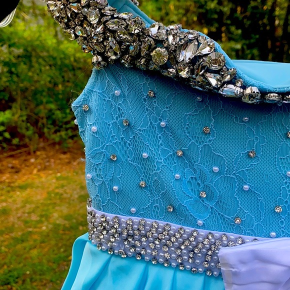 Pageant dress - Picture 3 of 4